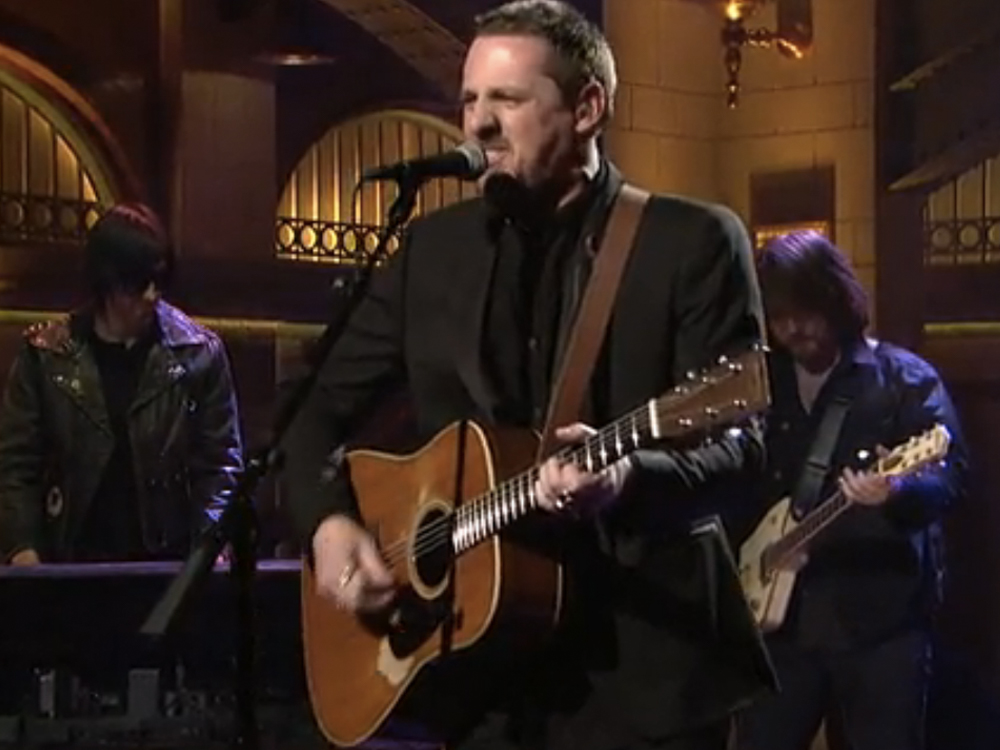 Watch Sturgill Simpson’s Guitar-Smashing Performance Of “Call To Arms ...